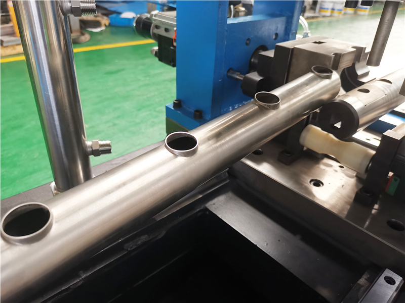 máy đấm và máy bay vỗ